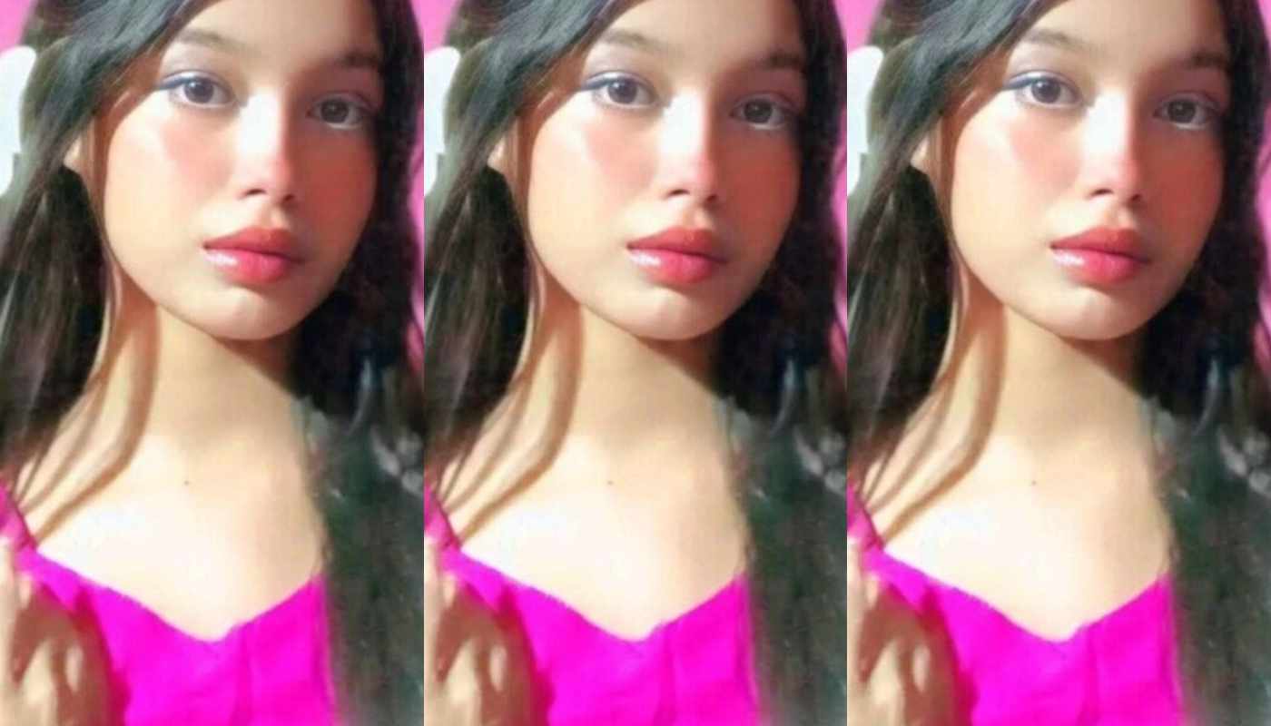 Young Girl Showing Boobs
