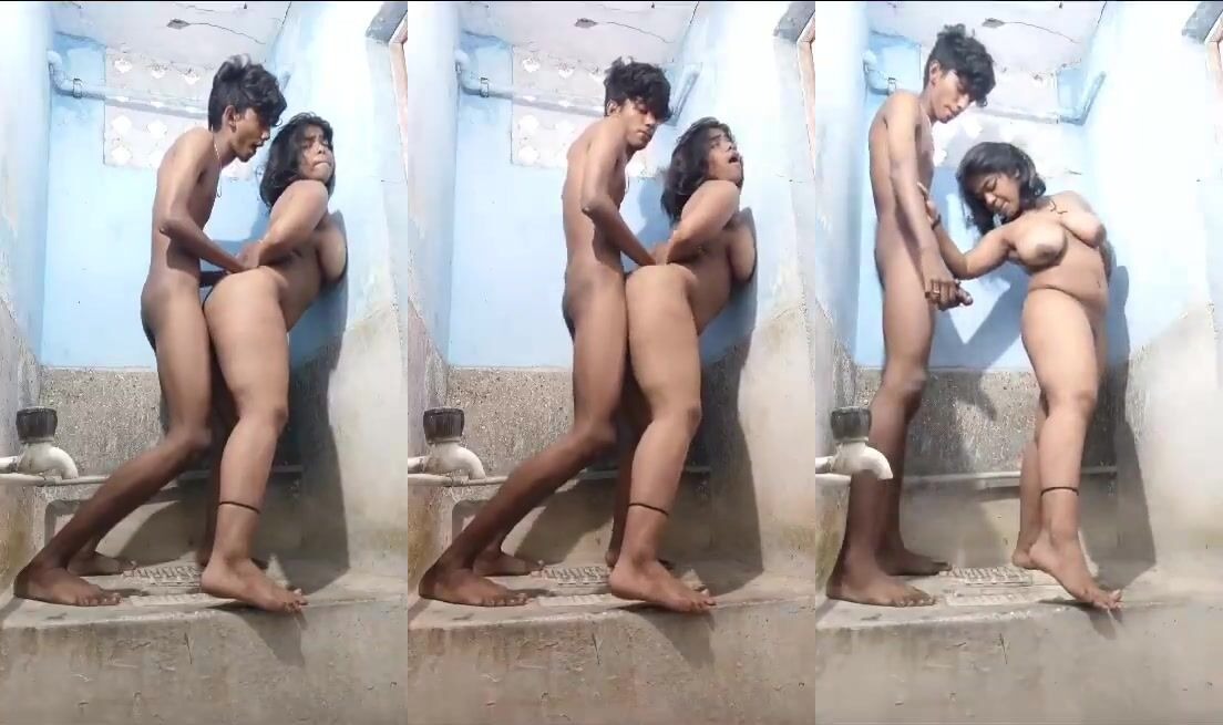 Big ass desi girl ka garam bathroom sex video