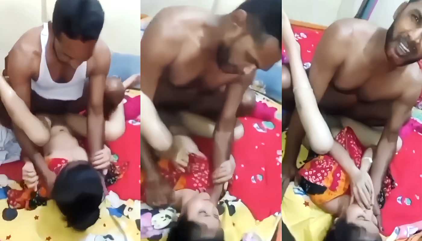 Kaamwwali se Investor Ko khus kaarrahi hay raandi aurat Ki Chudai