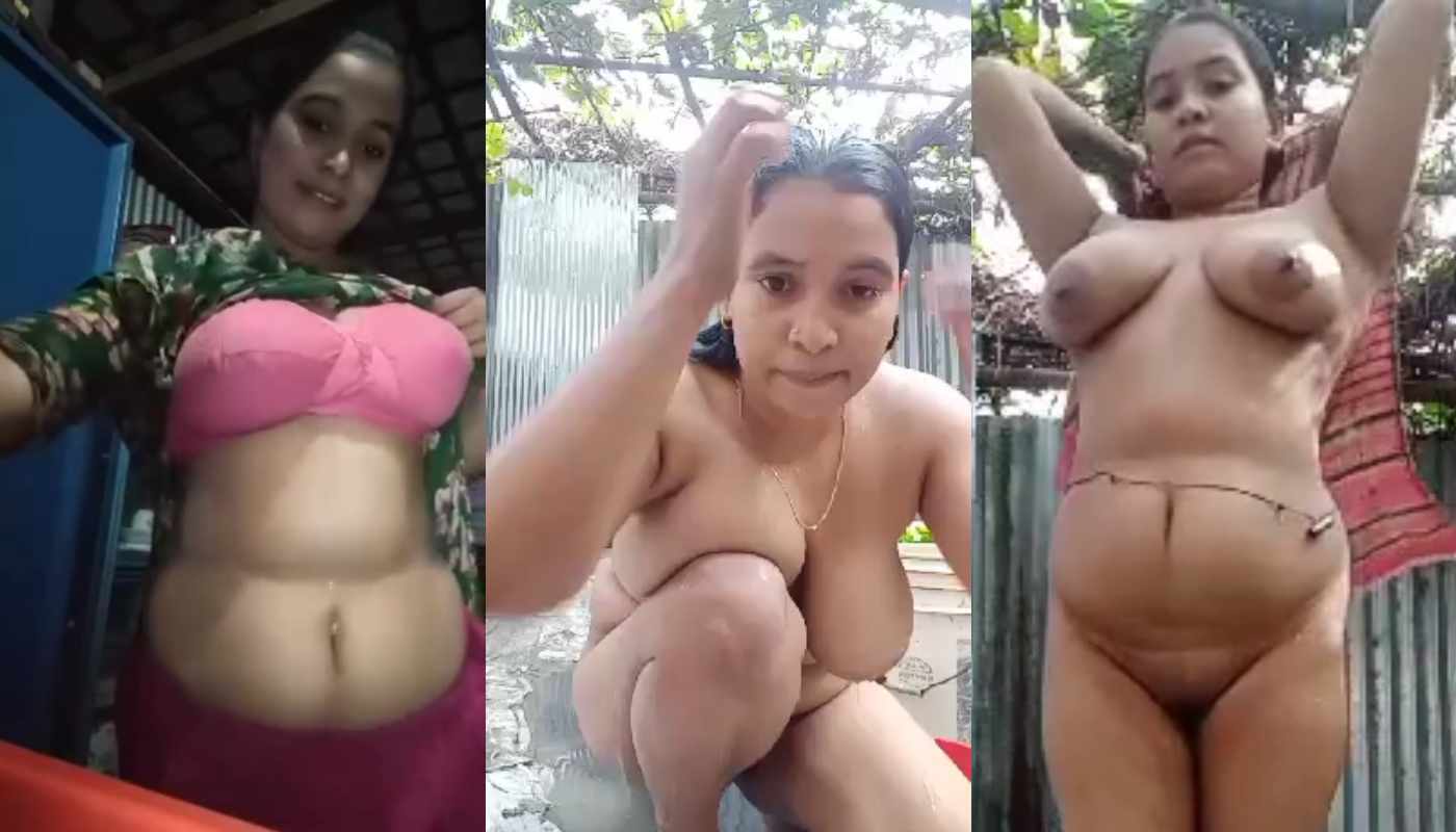 Village Big Boobs Bhabhi Showing Fingering