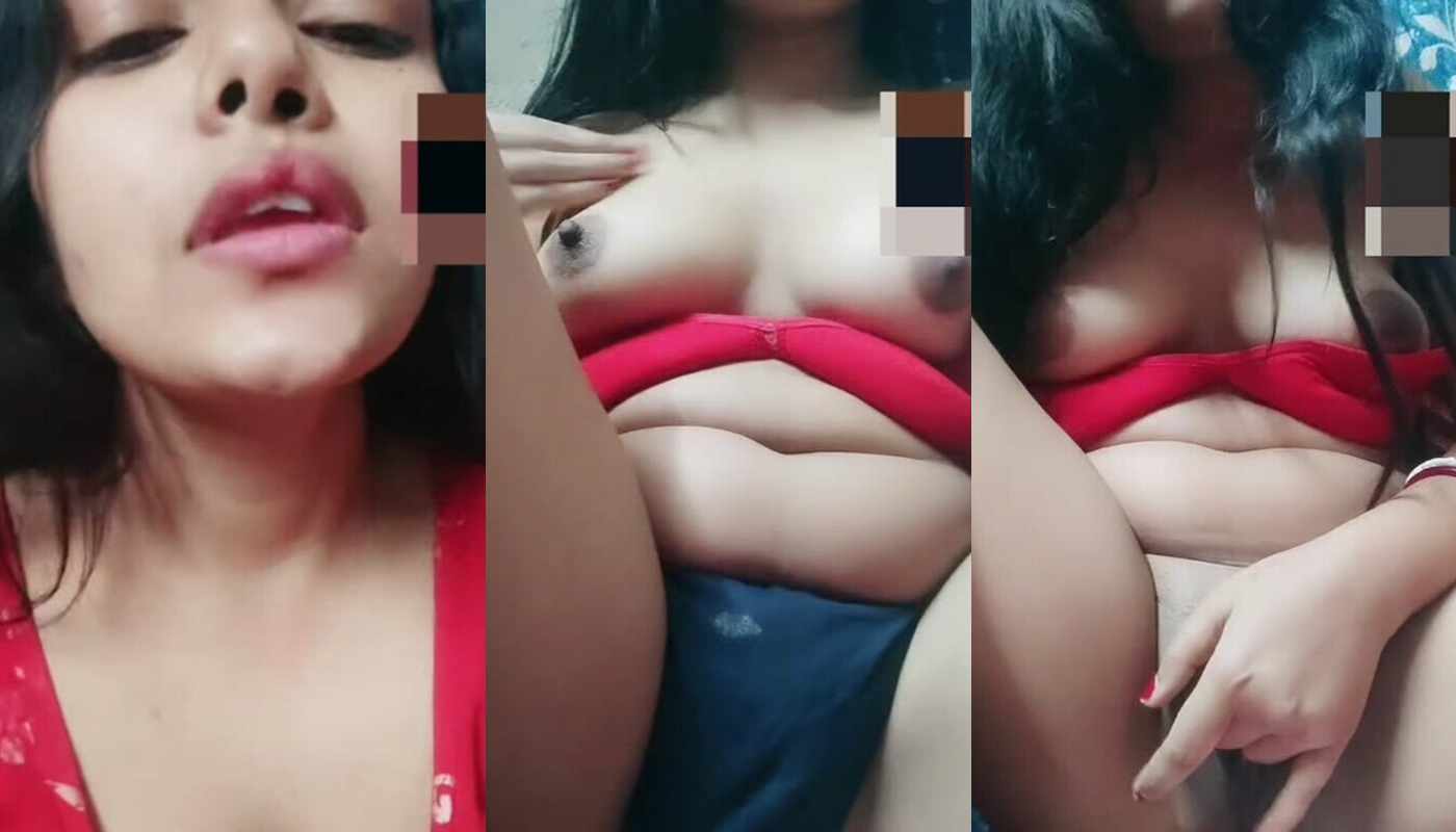 Gorgeous Indian Girl Showing Fingering On Video Call