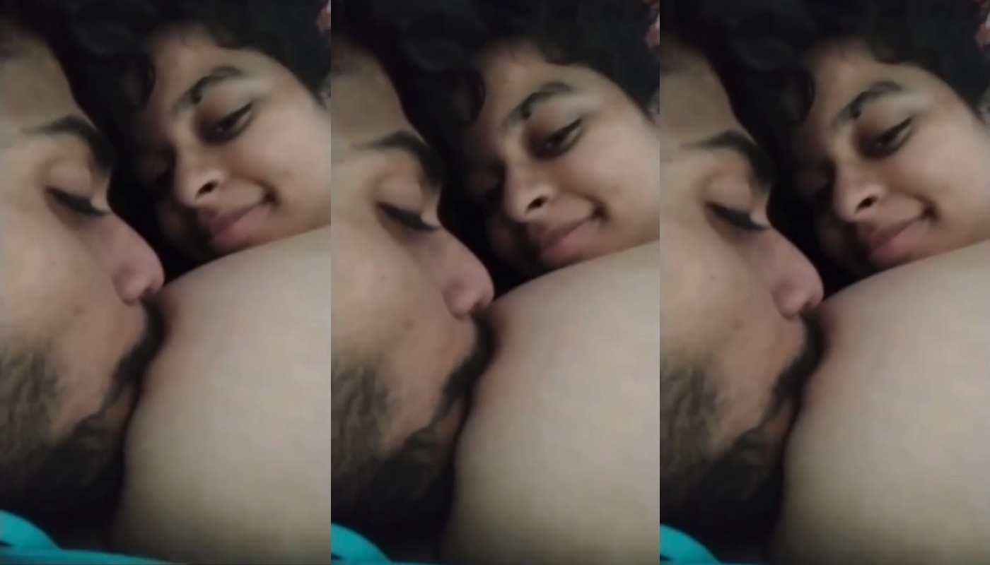 Tamil Wife Affair Boobs Sucked By Lover